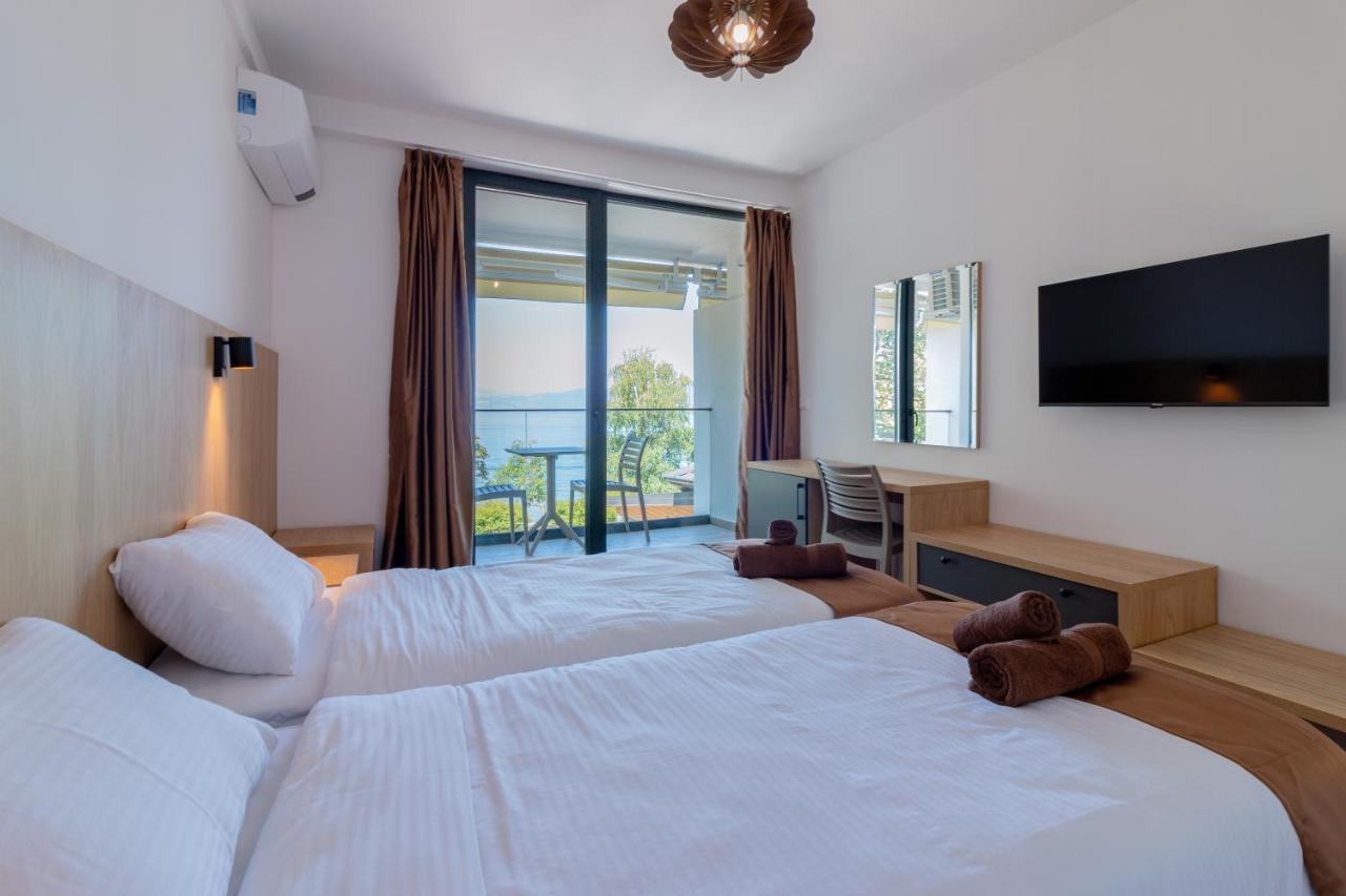 Lago Hotel Лагадин Екстериор снимка
