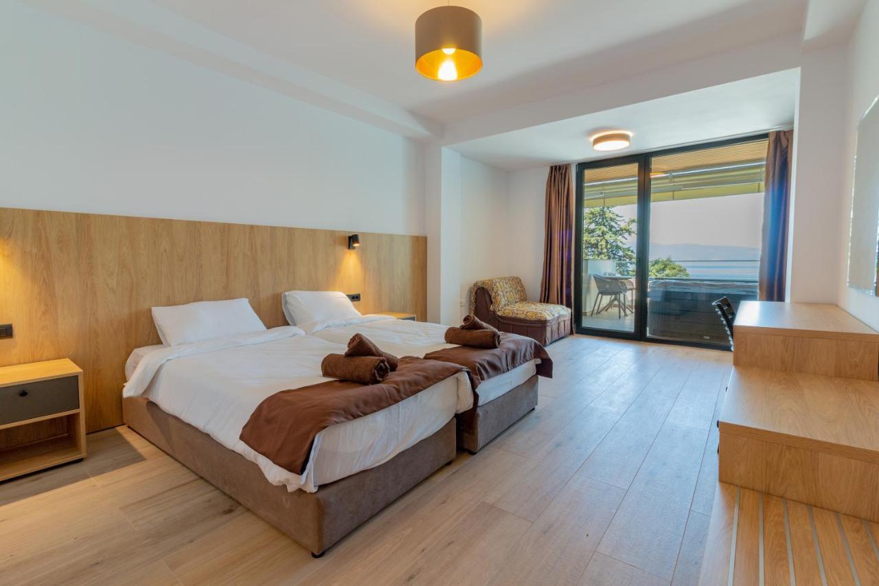Lago Hotel Лагадин Екстериор снимка