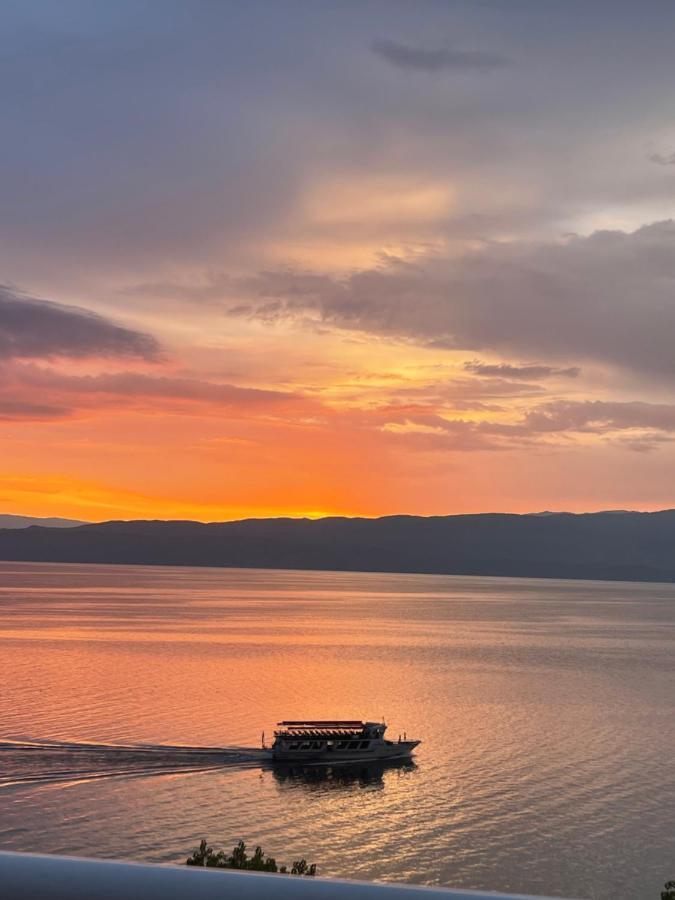 Lago Hotel Охрид Екстериор снимка